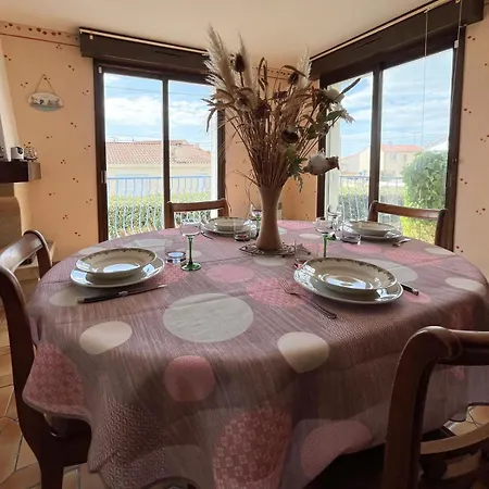 Jolie Maison Avec Jardin - Quartier La Rouliere - 4 Personnes Ferienhaus *