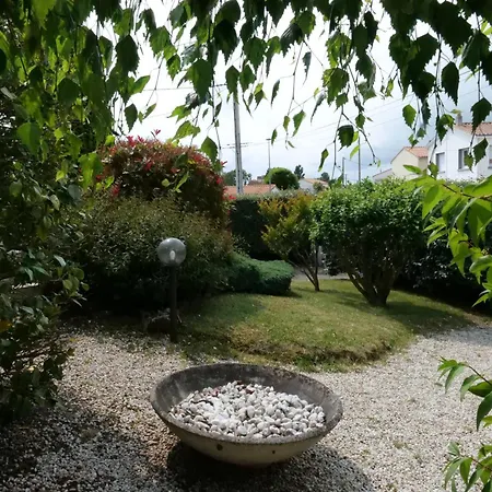 Jolie Maison Avec Jardin - Quartier La Rouliere - 4 Personnes Holiday home